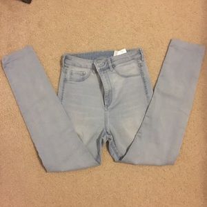 H&M light washed high-waisted skinny jeans